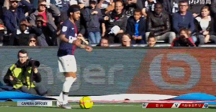 意甲媒体透露：米兰补强后防线时出现新名字：萨索洛的杰伊·伊德泽斯（意媒：米兰后防补强浮现新目标，萨索洛后卫杰伊·伊德泽斯）