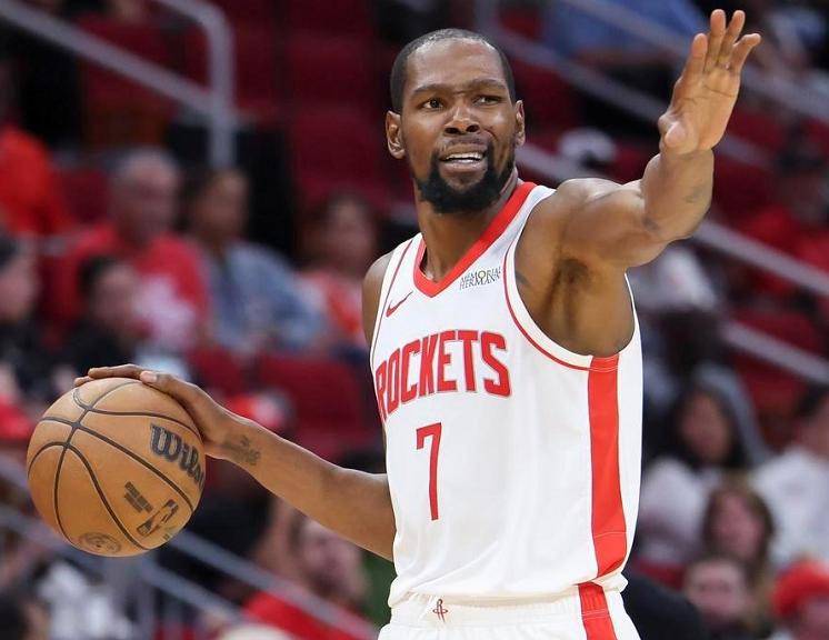 今夜能否晋级？拜仁过去21场德国杯客场对德甲球队仅一次失利（晋级在望？拜仁德国杯近21次客战德甲仅负一场）