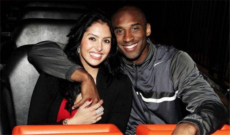 天空：利物浦正领跑格伊争夺战，其次便是拜仁的关注（天空：利物浦领跑格伊争夺战，拜仁紧随其后）