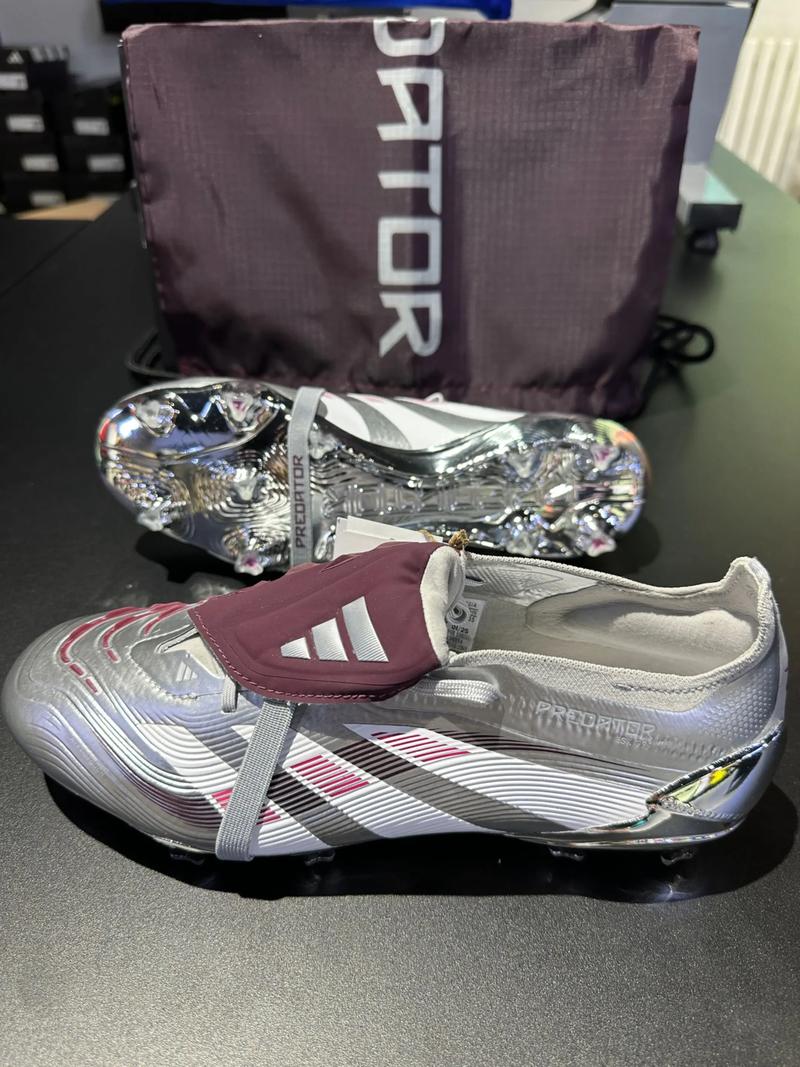 埃基蒂克：加盟利物浦生活彻底改变，成为最优秀球员需不断努力（埃基蒂克：转会利物浦改变了人生，要成顶级球员唯有不断努力）