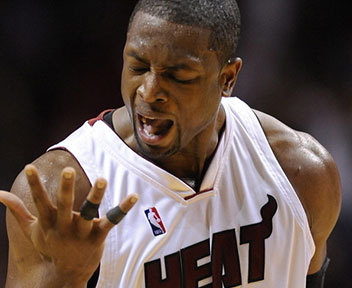 全市场：利物浦球迷一直在唱斯洛特之歌，用行动支持主教练（全市场：利物浦球迷以歌声力挺主帅斯洛特）